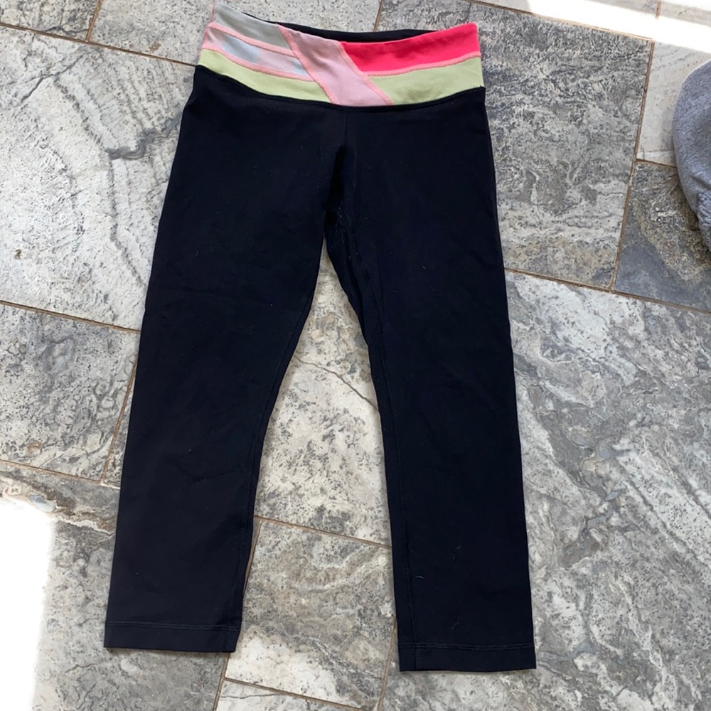 Lululemon women’s cropped leggings